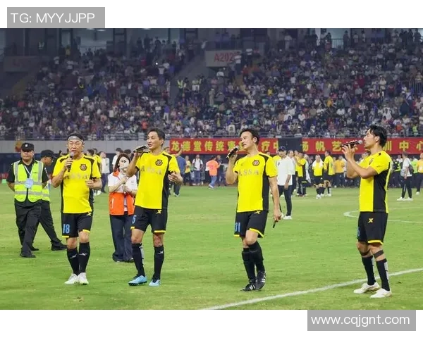 曾志伟与足球明星的精彩邂逅视频引发热议，感受他们的友谊与激情